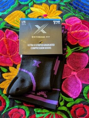 Men’s Black & Purple Graduated Compression Athletic Socks - L/XL